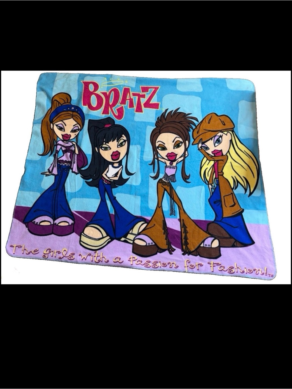 Bratz Graphic Throw Blanket